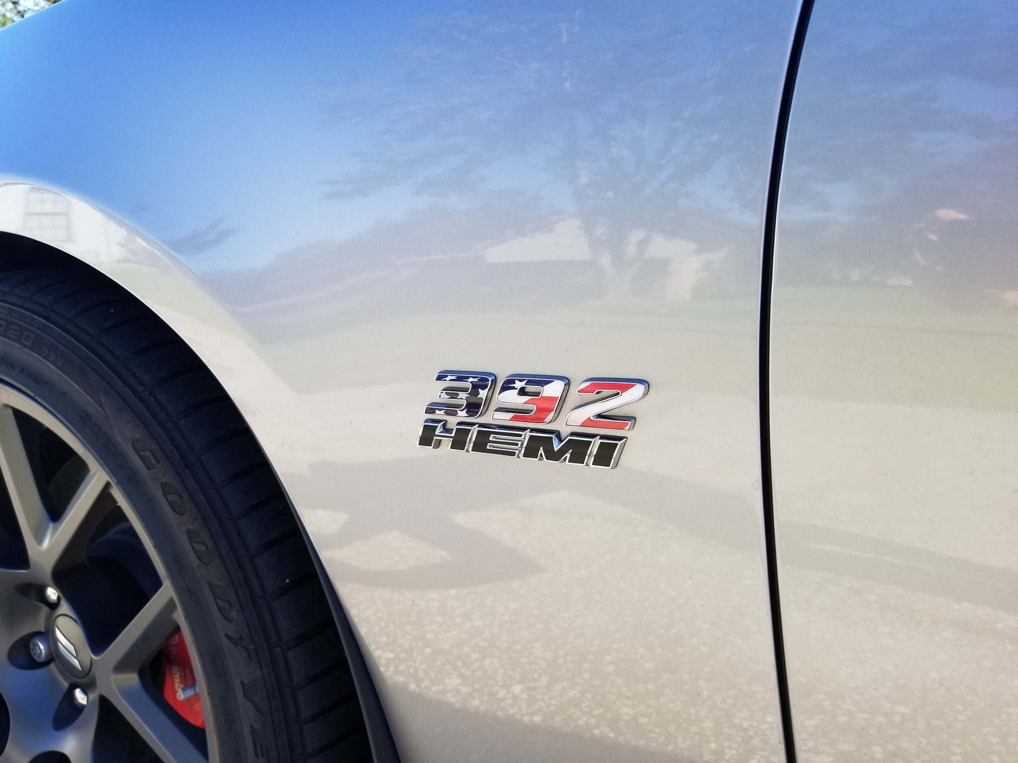 392 emblem inserts on silver car 78e8b046 2616 4633 8522 f0ddc1439cf8